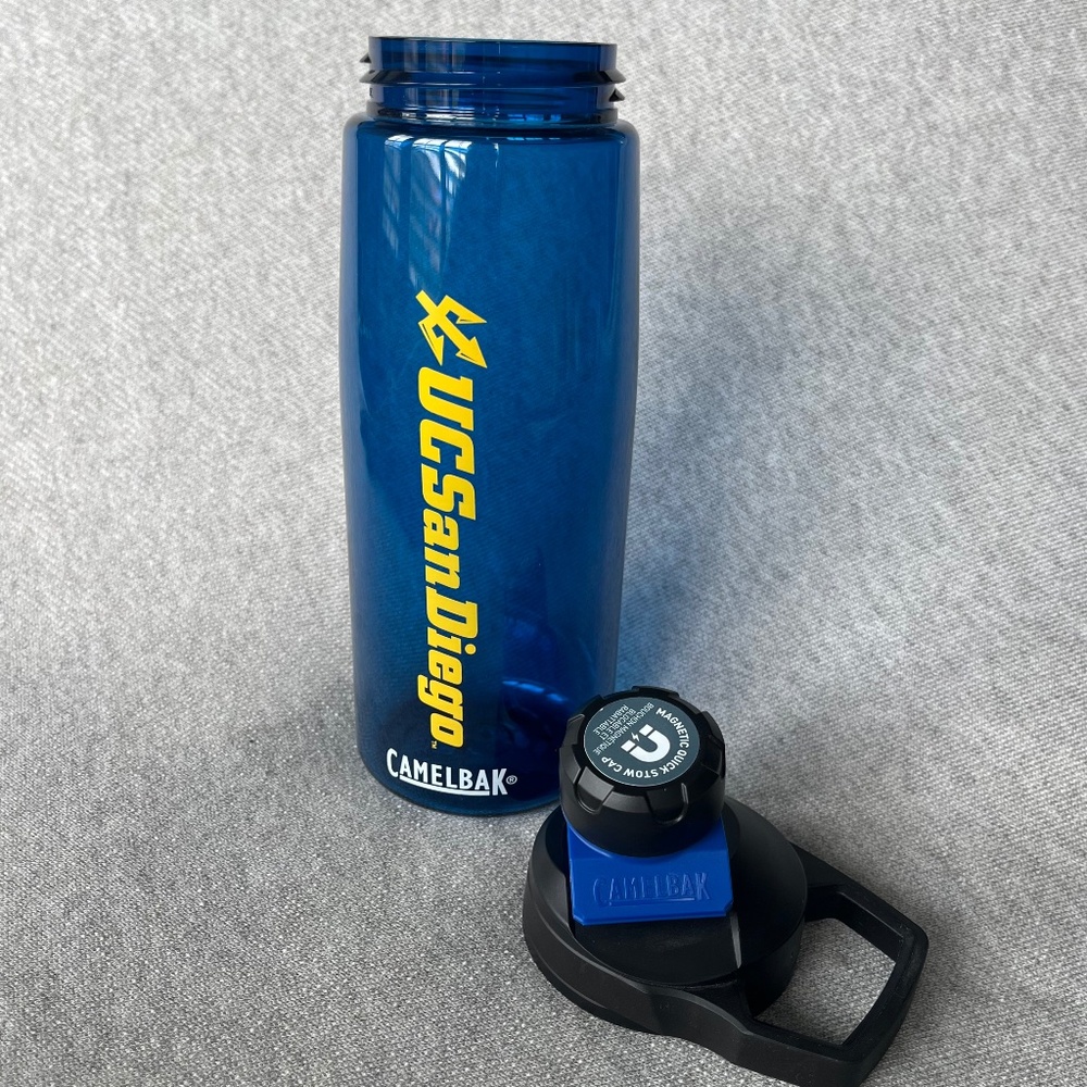 UC San Diego Camelbak 25oz Water Bottle: BRAND NEW - Picture 3 of 10